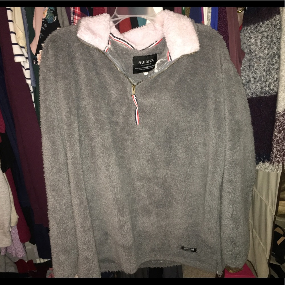 Fluffy crewneck